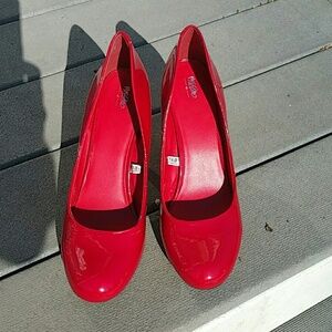 Red 4" heel pumps/shoes size 9.5 med